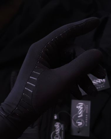 TOUCHSCREEN GLOVES
