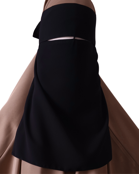 MEDIUM 1 LAYER NIQAB WITH EYE FLAP & NOSE STRING